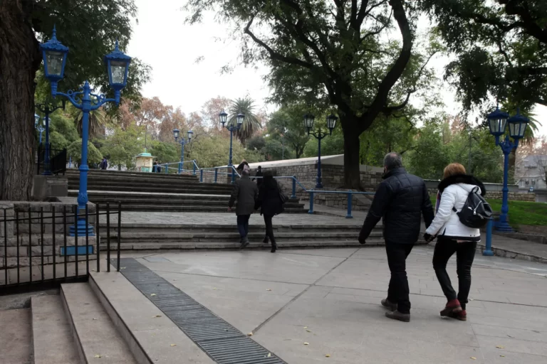 Pronóstico en Mendoza: descenso de la temperatura y regresa el Zonda