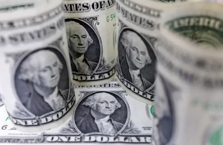 Dólar blue sin techo: a cuánto cotiza hoy tras llegar a $610