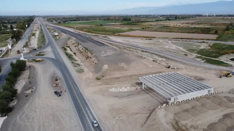 Se retrasó hasta 2024 la construcción de la autopista que conecta el aeropuerto con Lavalle