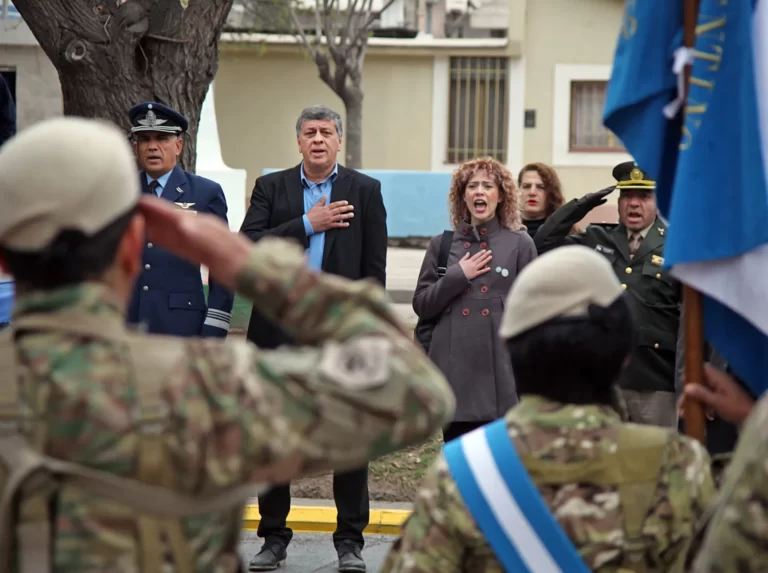 Orozco buscó sumarse a la ola libertaria en un acto con la “doble candidata” de Milei