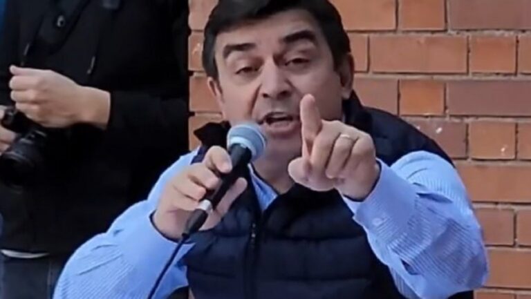 Momento incómodo en el debate del CUC: el cruce de De Marchi con un docente