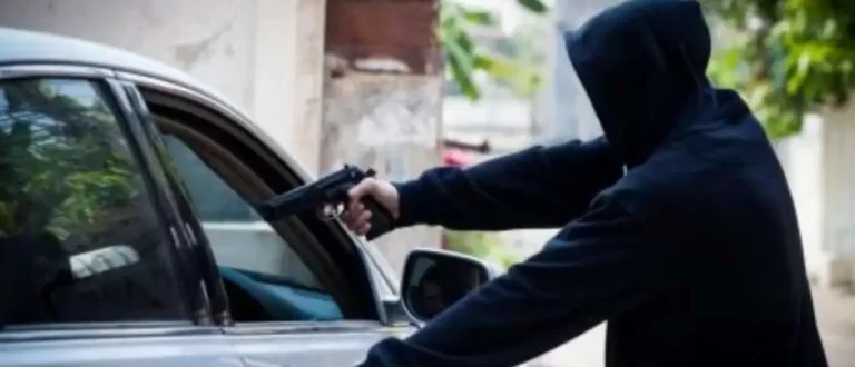 Le robaron el auto a un remisero en Ciudad