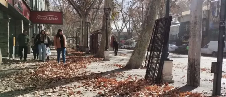 Alerta por posible viento Zonda después del mediodía