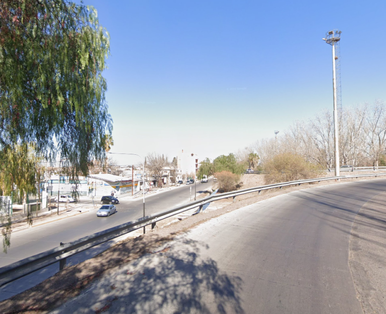 Peligro al volante: un joven manejaba alcoholizado y chocó contra un guardarraíl