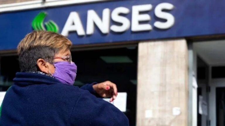 El refuerzo de hasta $37.000 por tres meses beneficiará a 250.000 jubilados mendocinos