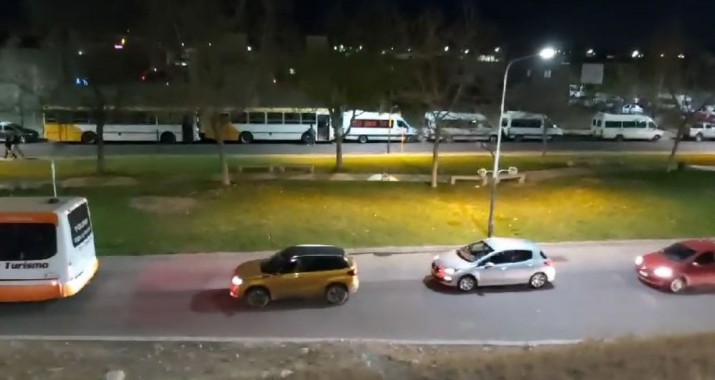 Miles de aspirantes a entrar al Gobierno, acarreados al cierre de campaña de De Marchi