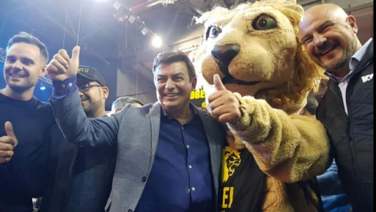 Hasta último momento De Marchi esperó el apoyo de Milei, que nunca llegó