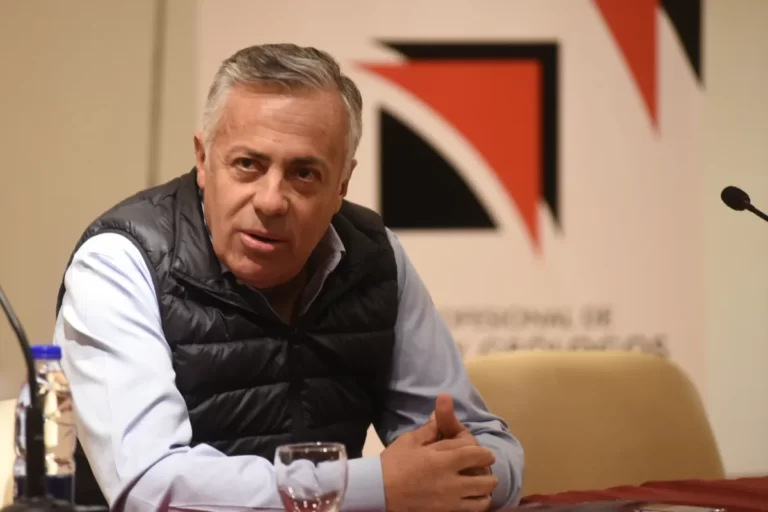 A dos meses de su asunción como gobernador, así se está preparando Alfredo Cornejo