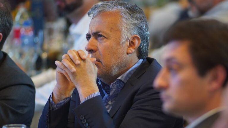 Cornejo y los intendentes radicales decidieron no apoyar a ningún candidato en el balotaje