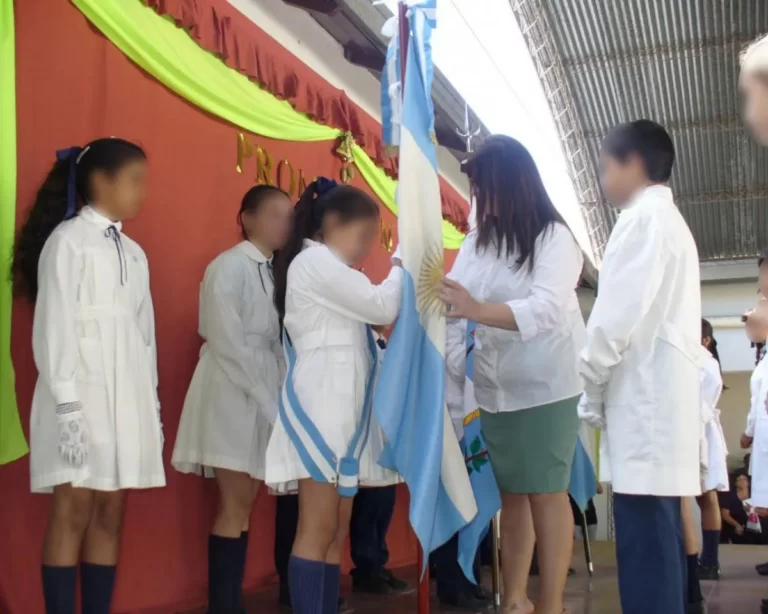 Este es el reglamento para elegir abanderados y escoltas del nivel primario