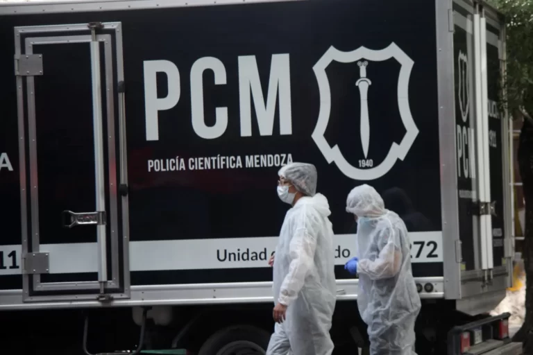 Hallaron a un hombre asesinado en su taller mecánico de Las Heras