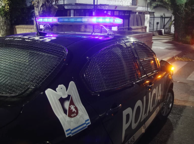 Balearon al guardia de seguridad de una fábrica durante un asalto