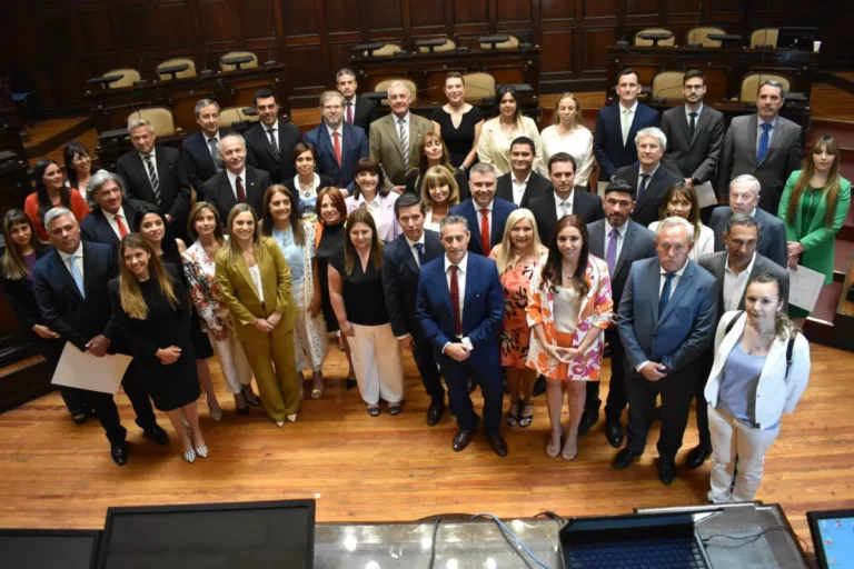 En fotos: así fueron las particulares juras de los nuevos diputados de Mendoza