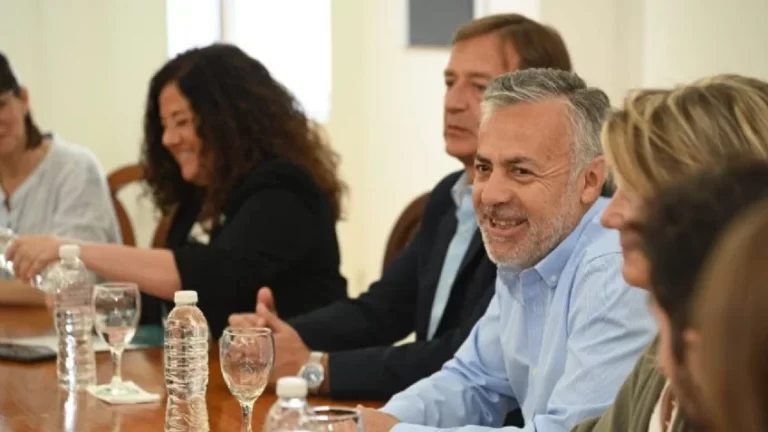 La maniobra de Cornejo para reagrupar Juntos por el Cambio y negociar con Milei