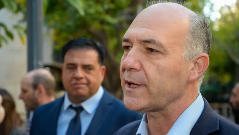 Carmona fustigó a Milei por comparar la Guerra de Malvinas con un partido de fútbol