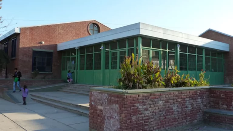 Una maestra fue golpeada por una madre y la DGE activó el protocolo del defensor del docente