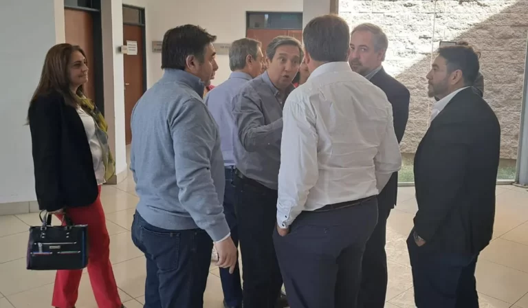 La letra chica del presupuesto de Cornejo que los intendentes miraron con lupa en un finde intenso