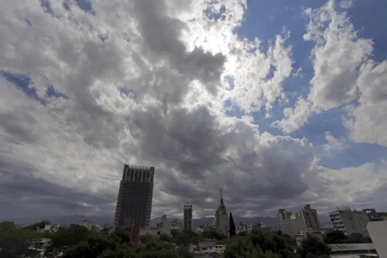 El tiempo en Mendoza: miércoles muy caluroso, con alerta por tormentas