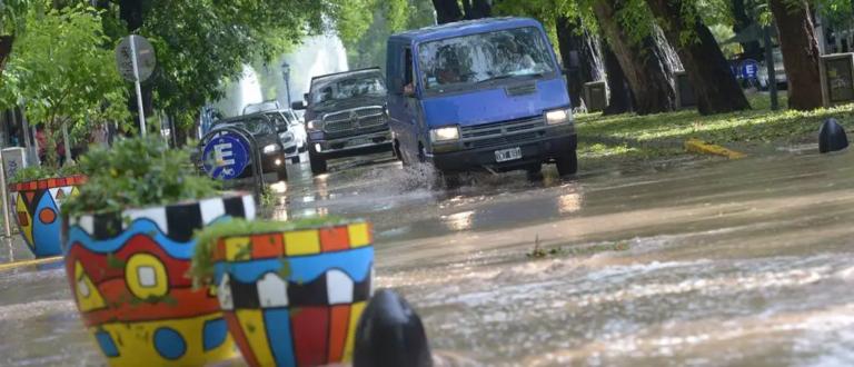 Viernes lluvioso y caluroso, pero lo peor viene mañana