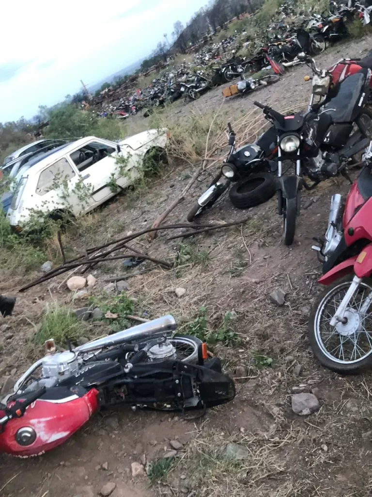Sorprendieron in fraganti a una banda juvenil robando motos en la playa San Agustín