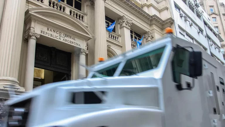 El Banco Central limita al mínimo las operaciones con dólar mayorista durante este lunes