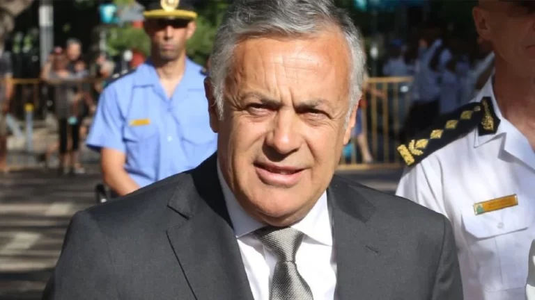 En su primer día de gestión, Cornejo busca cubrir los cargos vacantes y reestructurar el Presupuesto