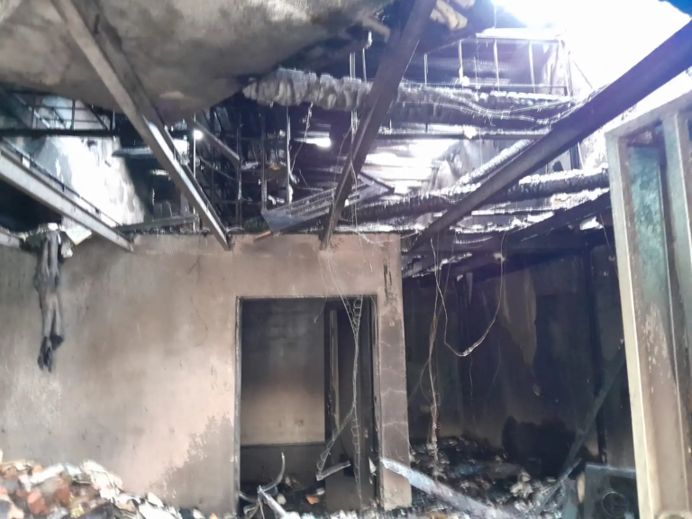 Se incendió una metalúrgica en Maipú y las pérdidas son totales