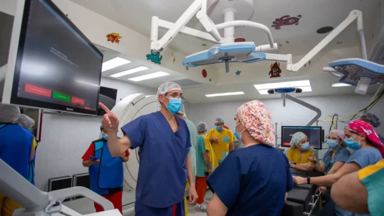 Médicos pediatras de terapia intensiva y cardiovascular del Notti podrán ganar más que el gobernador