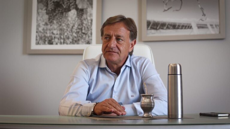 Rodolfo Suarez le dio un voto de confianza a la privatización de YPF