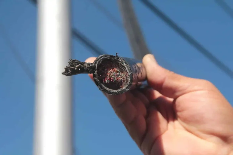 Robaron cables de fibra óptica y dejaron sin internet a 12.000 usuarios en Godoy Cruz