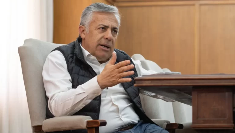 Alfredo Cornejo también les descontará el día a los estatales que se sumen al paro general