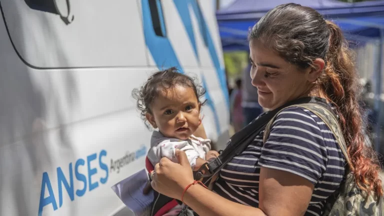 ANSES prepara un BONO REFUERZO de $41.000 para millones de niños y adolescentes