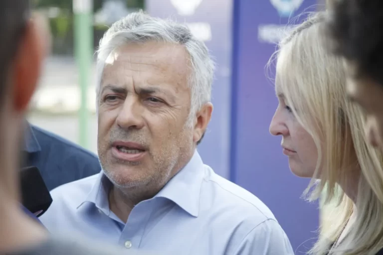 Ajuste: la provincia restringió nuevas contrataciones en el Estado