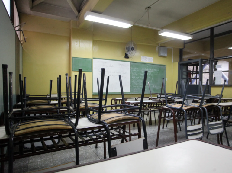 Más de la mitad de las escuelas están en obra a un mes del inicio de clases