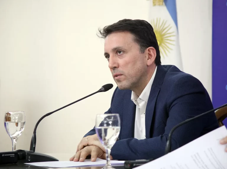 Buscan incorporar un título intermedio en las escuelas técnicas para bajar el abandono escolar