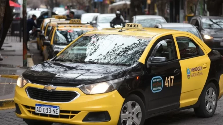 En menos de dos meses la tarifa de taxis y remises tendrá un aumento del 144%