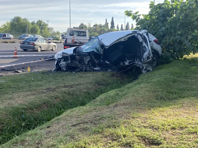 Impactante accidente en el Acceso Este