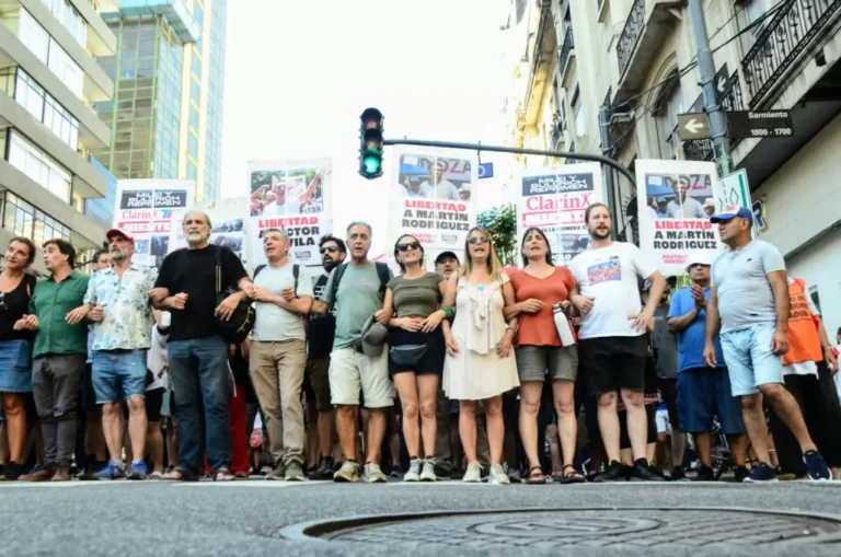 Romina Del Plá y Belliboni en Mendoza por la libertad de Martín Rodríguez