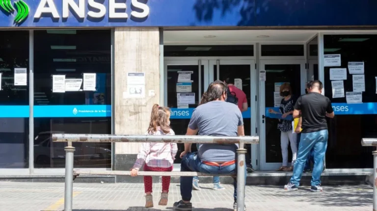 La Nación redujo los topes de ingresos para percibir asignaciones familiares