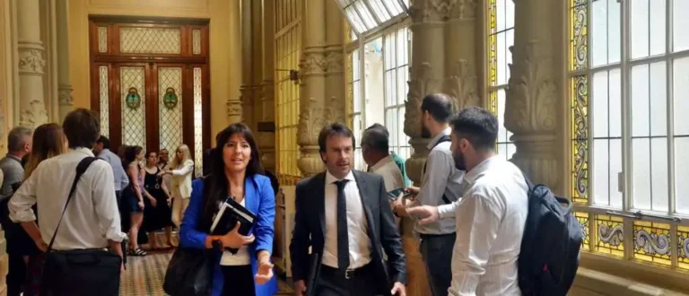 El Gobierno incluyó a Cobos en su “lista negra”