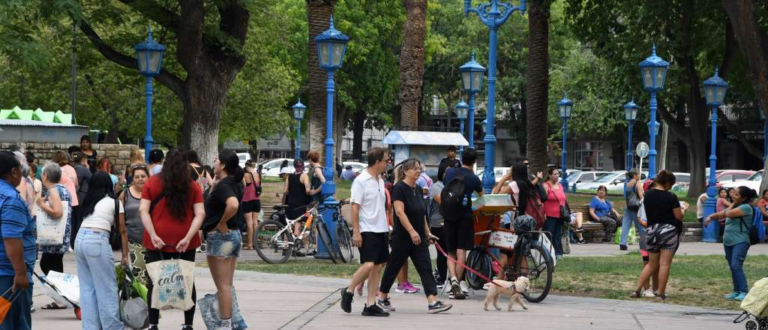 Un comienzo de la semana caluroso con algunas tormentas