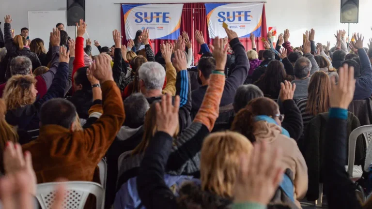 Día clave entre el SUTE y el Gobierno: este viernes se define si aceptan o no la oferta salarial