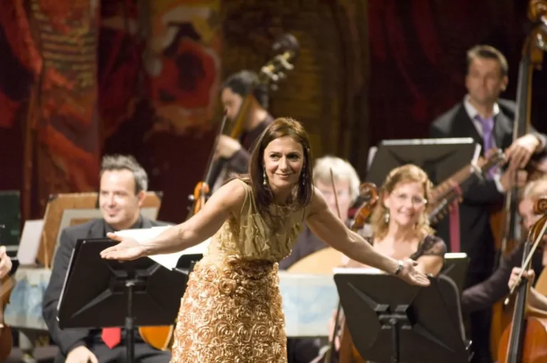 Verónica Cangemi anunció las audiciones del Programa de Canto que dicta la Universidad de Congreso