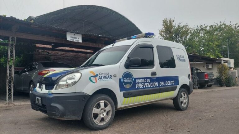 Un intendente oficialista cedió autos municipales para móviles policiales