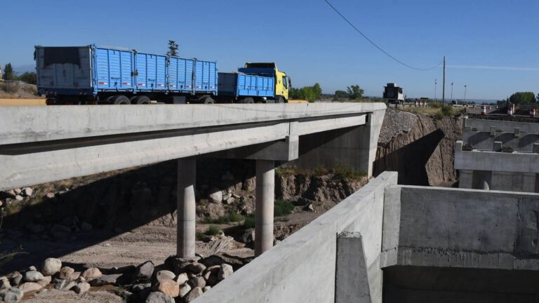 Los puentes caídos cumplieron años: la historia de desidia en la emblemática Ruta 40