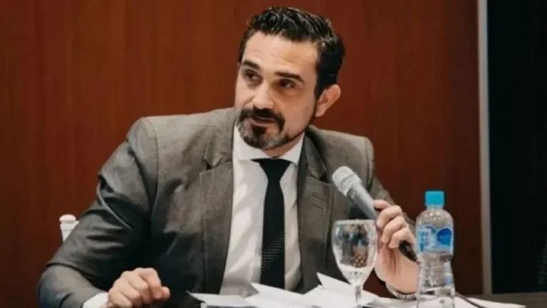 Quién es el abogado mendocino que ejecutó el pedido de Milei de cerrar Télam