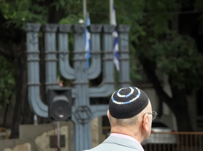 Mendoza conmemoró los 32 años del atentado a la Embajada de Israel