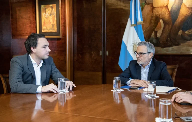Rodolfo Montero descartó que la vacuna del dengue se incorpore al calendario oficial