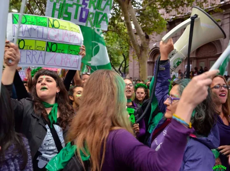Por el Día Internacional de la Mujer hay marchas, conferencias y hasta asueto para algunas trabajadoras