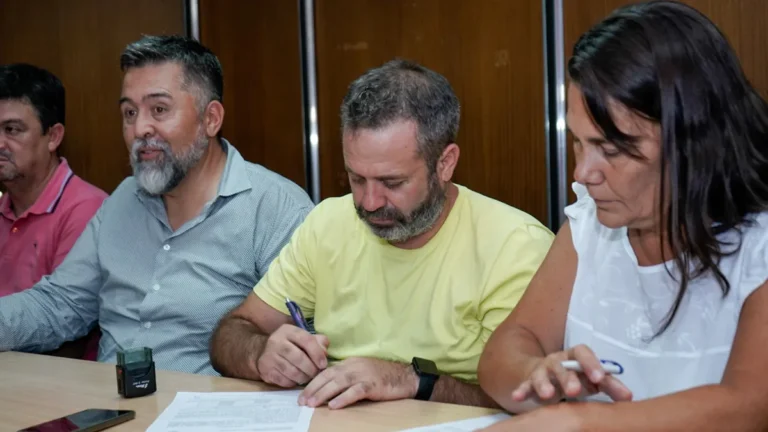 El Gobierno ya baraja los aumentos que ofertará en paritarias y los gremios afinan exigencias